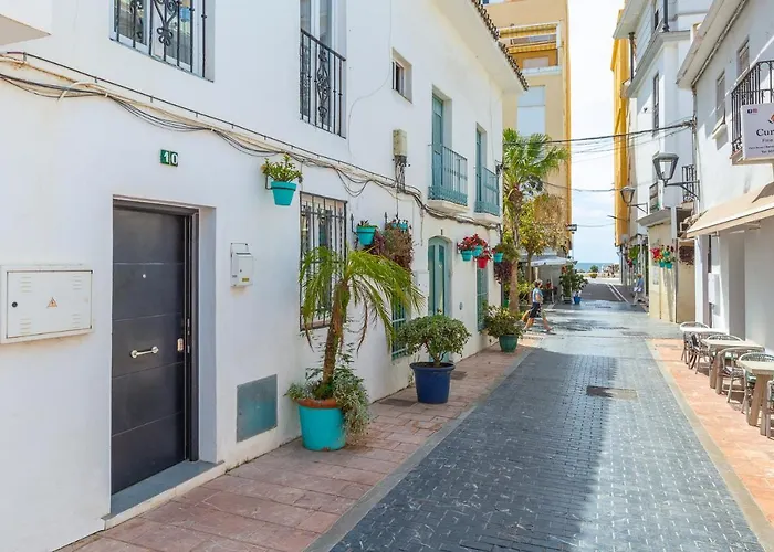 Enjoy Estepona At Our Fully Equipped 2Br Town House, Beach- 1Min